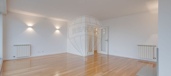 Квартира с 3 спальнями в Матозиньюш, Португалия № 113492 5