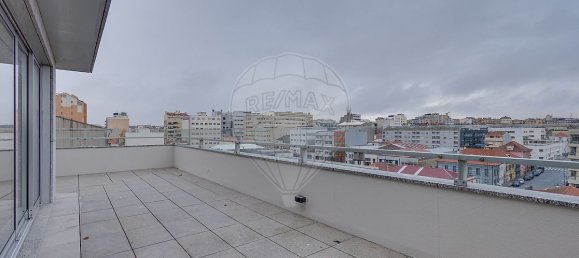 Квартира с 3 спальнями в Матозиньюш, Португалия № 113492 30