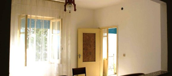 Дом с 5 комнатами в Купелло, Италия № 128467 22