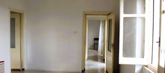 Дом с 5 комнатами в Купелло, Италия № 128467 35