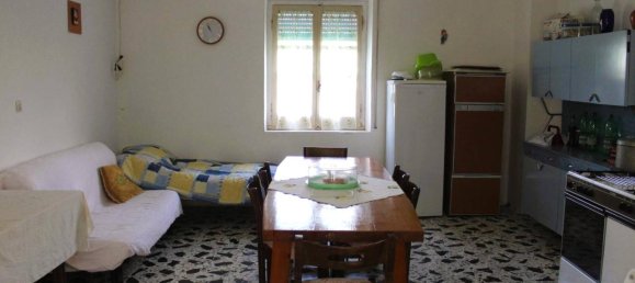 Дом с 5 комнатами в Купелло, Италия № 128467 15