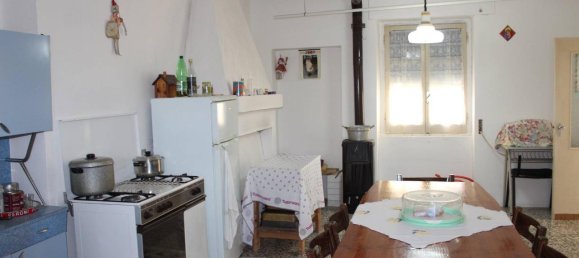 Дом с 5 комнатами в Купелло, Италия № 128467 18