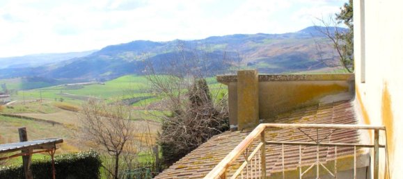 Дом с 5 комнатами в Купелло, Италия № 128467 27