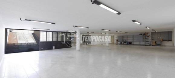 Villa de 4 dormitorios en Chiari, Italy No. 310265 27