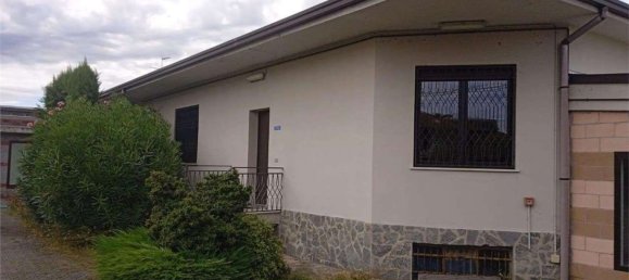 Gewerbliche Immobilie in Castano Primo, Italy 478m², Nr. 153708 4