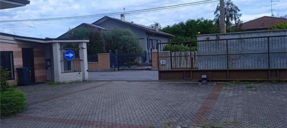 Gewerbliche Immobilie in Castano Primo, Italy 478m², Nr. 153708 2