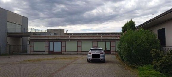 Gewerbliche Immobilie in Castano Primo, Italy 478m², Nr. 153708 6