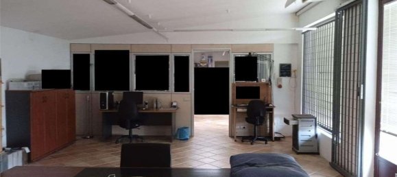 Gewerbliche Immobilie in Castano Primo, Italy 478m², Nr. 153708 8