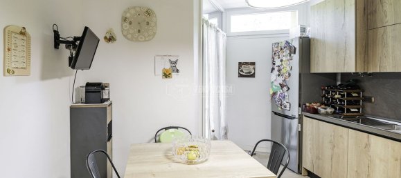 3-salle Appartement à San Donato Milanese, Italy No. 113057 8