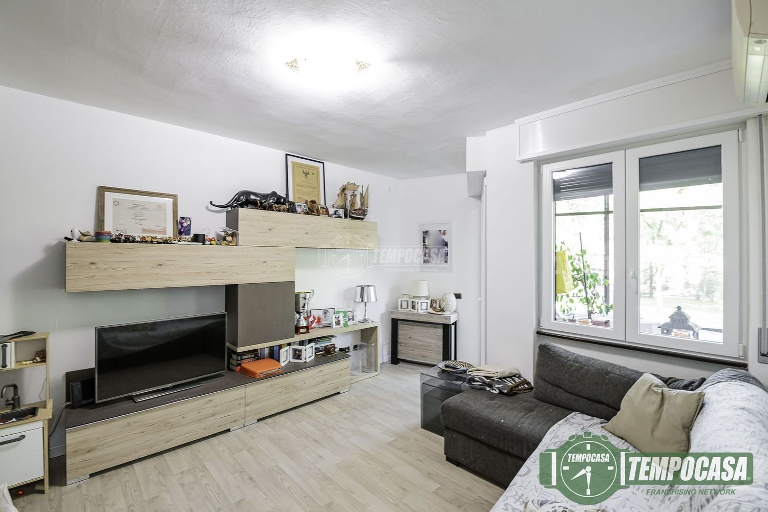 3-salle Appartement à San Donato Milanese, Italy No. 113057