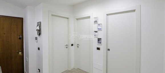 3-salle Appartement à San Donato Milanese, Italy No. 113057 20