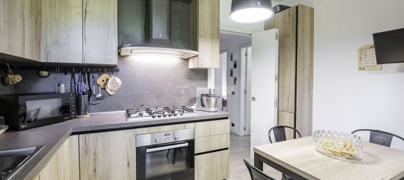 3-salle Appartement à San Donato Milanese, Italy No. 113057 10