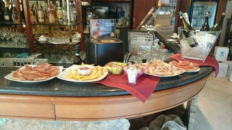 1غرفة عقار تجاري في Parma, Italy رقم 151511