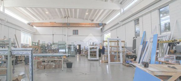 700m² Warehouse in Roccafranca, Italy No. 359635 2