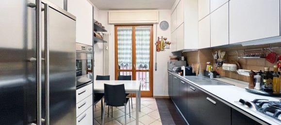 Apartamento de 3 dormitorios en Cusano Milanino, Italy No. 357834 6