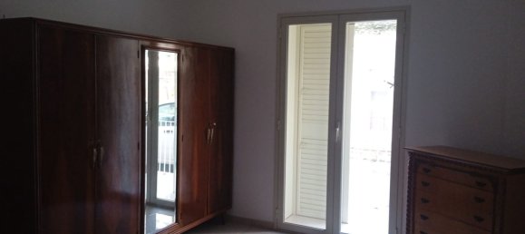 5-salle Appartement à Vittoria, Italy No. 296003 9