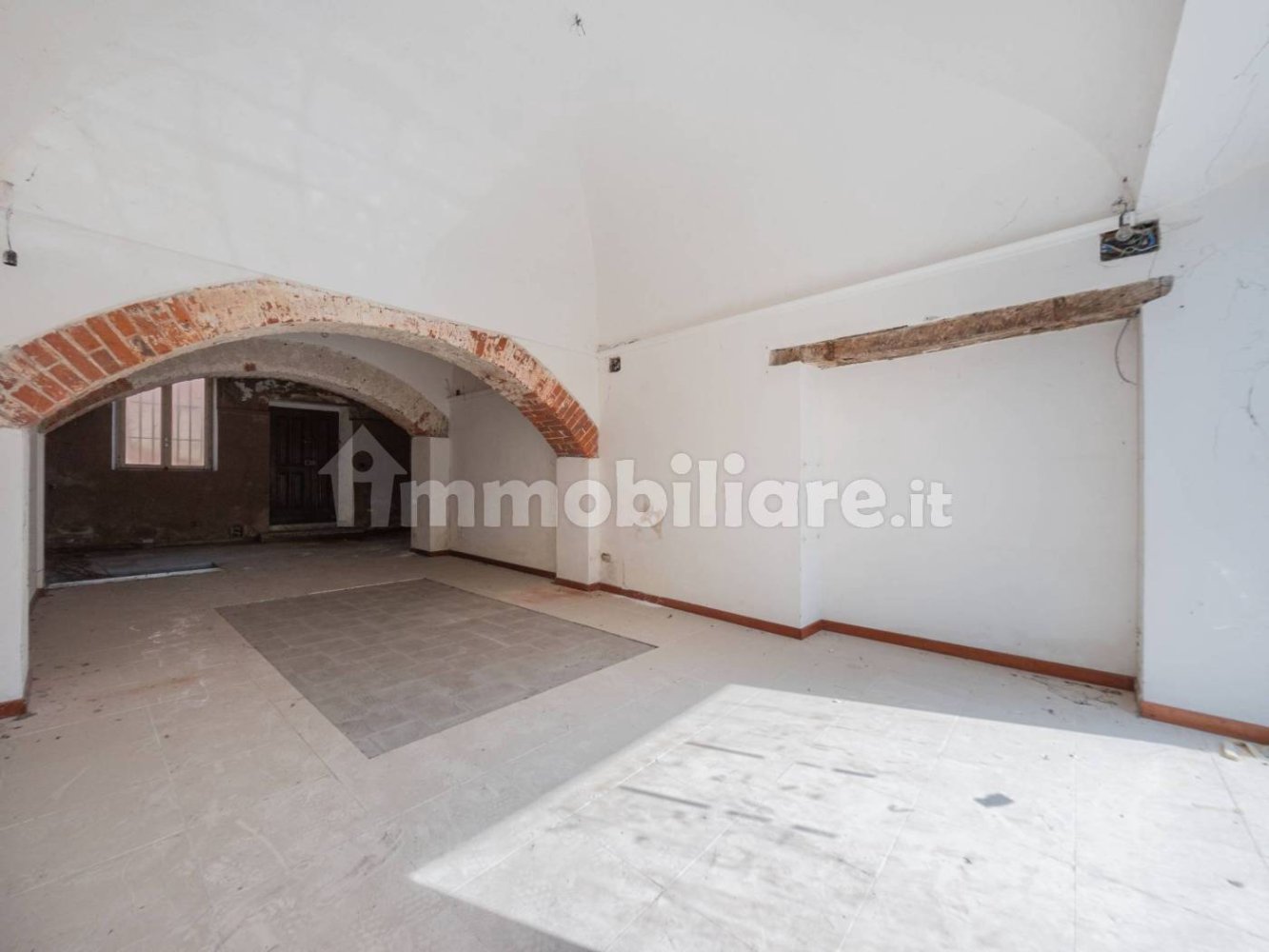 1 room Commercial property in Castello di Annone, Italy No. 290052