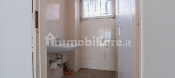 1 room Commercial property in Castello di Annone, Italy No. 290052 8