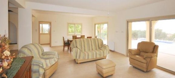 3 Schlafzimmer Villa in Agios Georgios, Cyprus, Nr. 10519 7