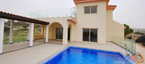 3 Schlafzimmer Villa in Agios Georgios, Cyprus, Nr. 10519 3