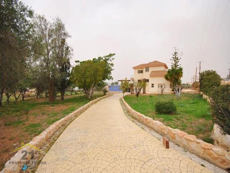 3 bedrooms Villa in Agios Georgios, Cyprus No. 10519