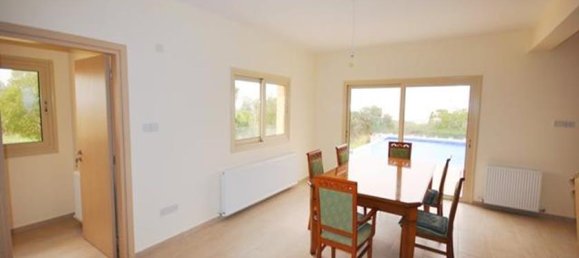 3 Schlafzimmer Villa in Agios Georgios, Cyprus, Nr. 10519 9