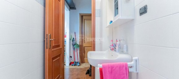 4 rooms House in Magenta, Italy No. 99959 16