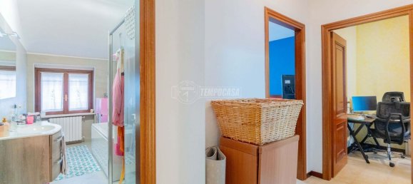 4 rooms House in Magenta, Italy No. 99959 21