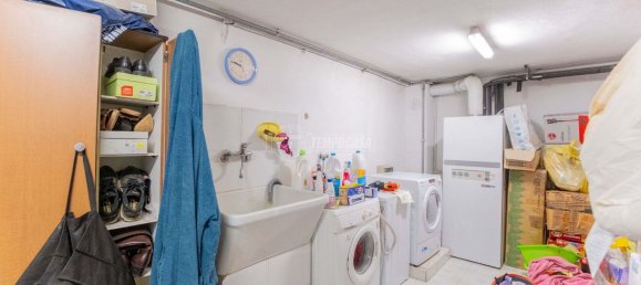 4 rooms House in Magenta, Italy No. 99959 11