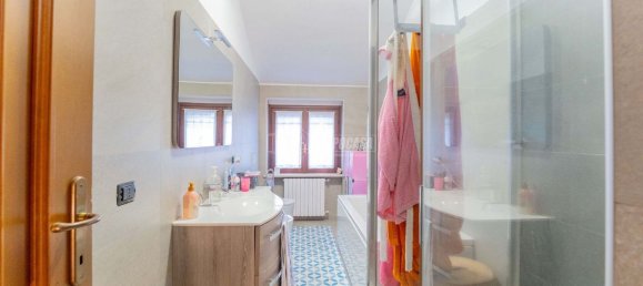 4 rooms House in Magenta, Italy No. 99959 9