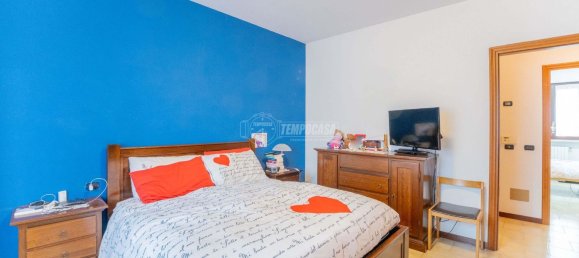 4 rooms House in Magenta, Italy No. 99959 18