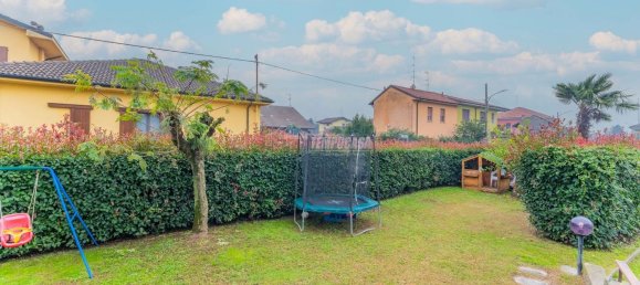 4 rooms House in Magenta, Italy No. 99959 23