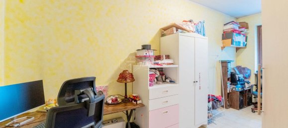 4 rooms House in Magenta, Italy No. 99959 19