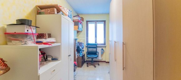 4 rooms House in Magenta, Italy No. 99959 8