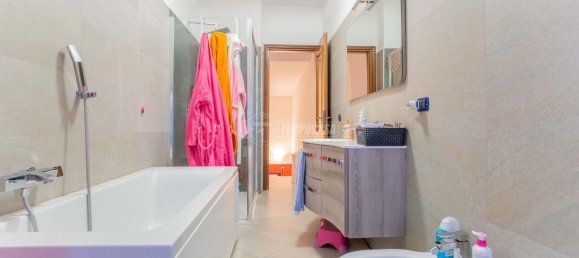 4 rooms House in Magenta, Italy No. 99959 22