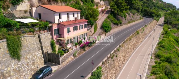 5-Zimmer Villa in Imperia, Italy, Nr. 323102 3
