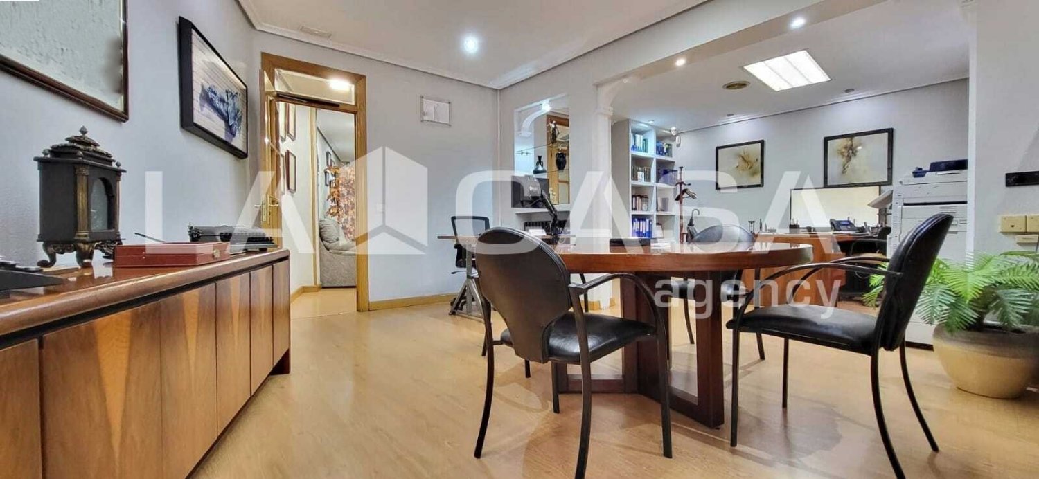 3 chambres Appartement à Valladolid, Spain No. 65839