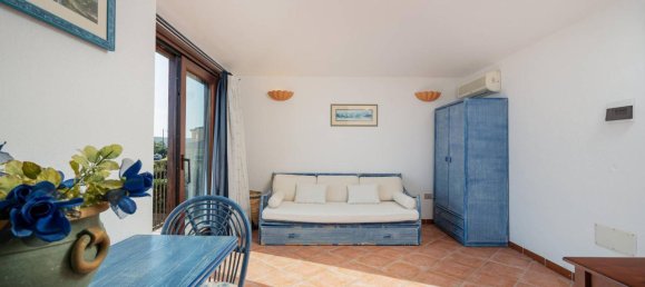 2-salle Appartement à Olbia, Italy No. 87988 10