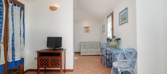 2-salle Appartement à Olbia, Italy No. 87988 12
