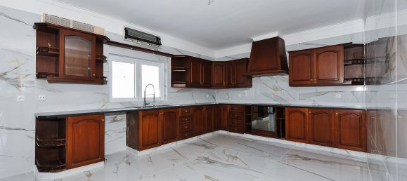 5 bedrooms House in Seixal, Portugal No. 189935 10