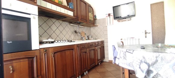 2 rooms Apartment in Rome, Italy No. 122327 6