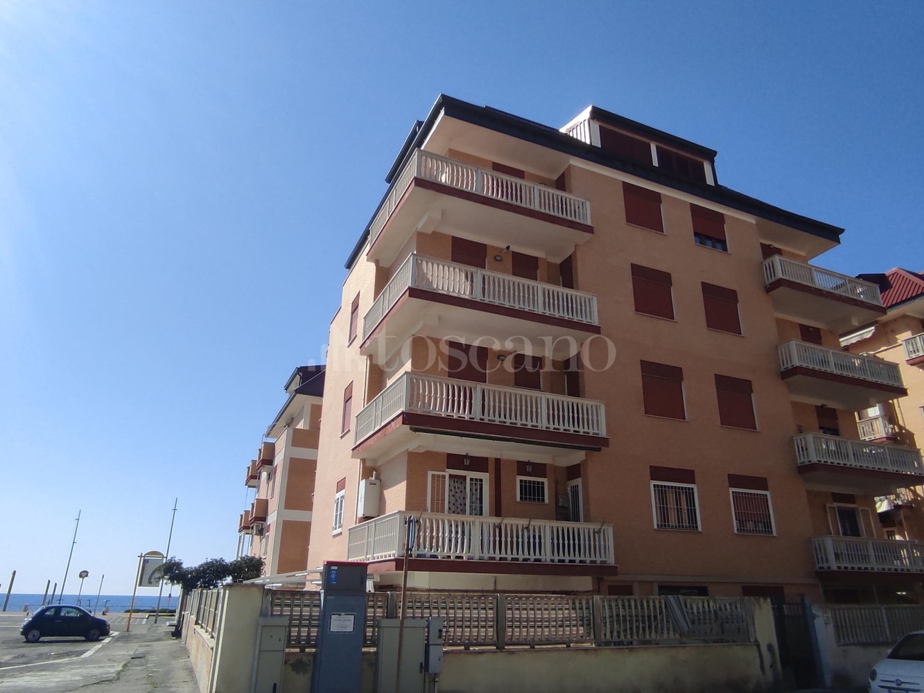 2 rooms Apartment in Rome, Italy No. 122327