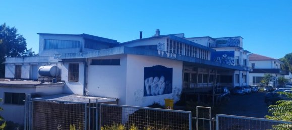 2400m² Commercial property in Spoltore, Italy No. 294498 3