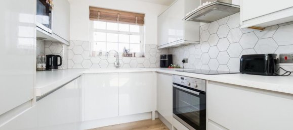 2 Schlafzimmer Wohnung in Manor Park, United Kingdom, Nr. 11442 3