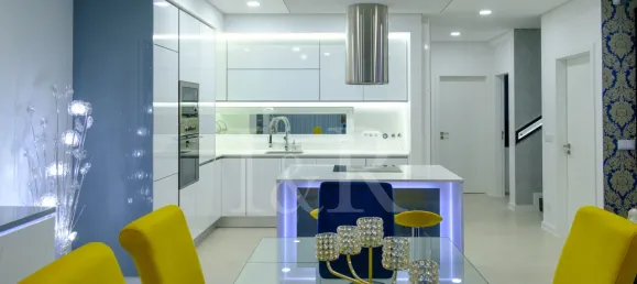 4 bedrooms House in Almada, Portugal No. 15221 8