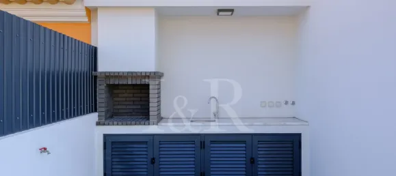 4 bedrooms House in Almada, Portugal No. 15221 30