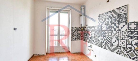 4 rooms Apartment in Carmagnola, Italy No. 20717 6