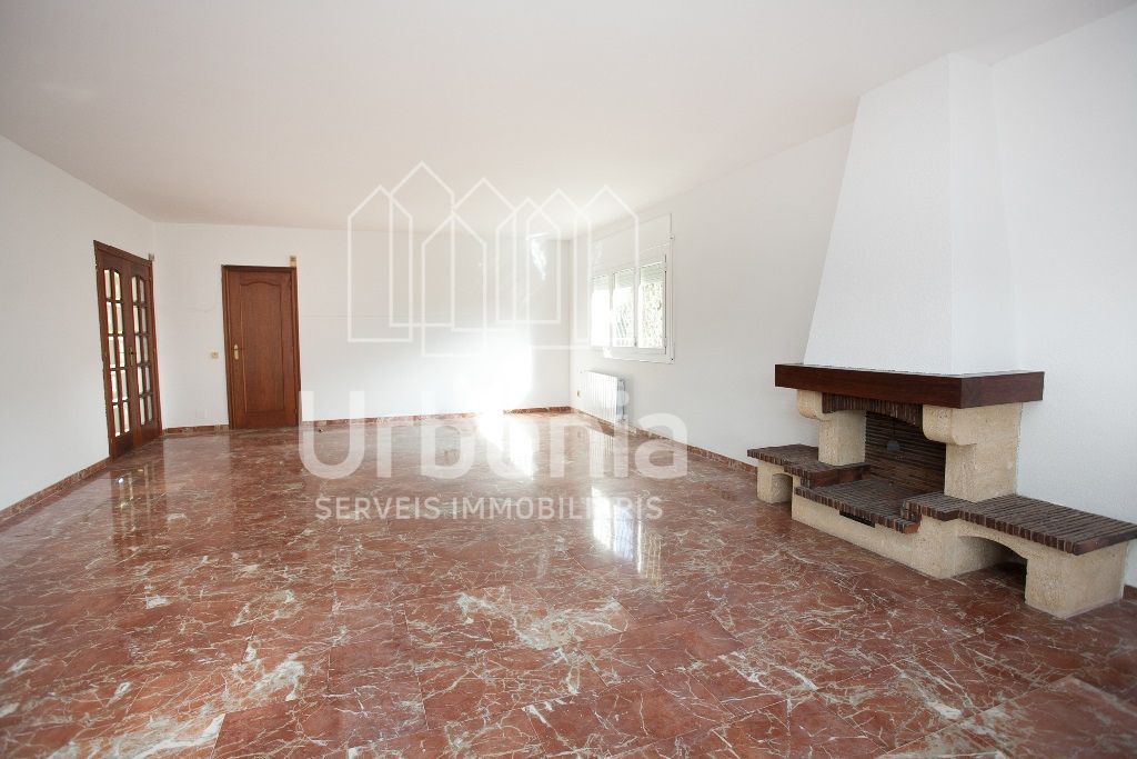 5 bedrooms House in Sant Vicenc De Montalt, Spain No. 77608