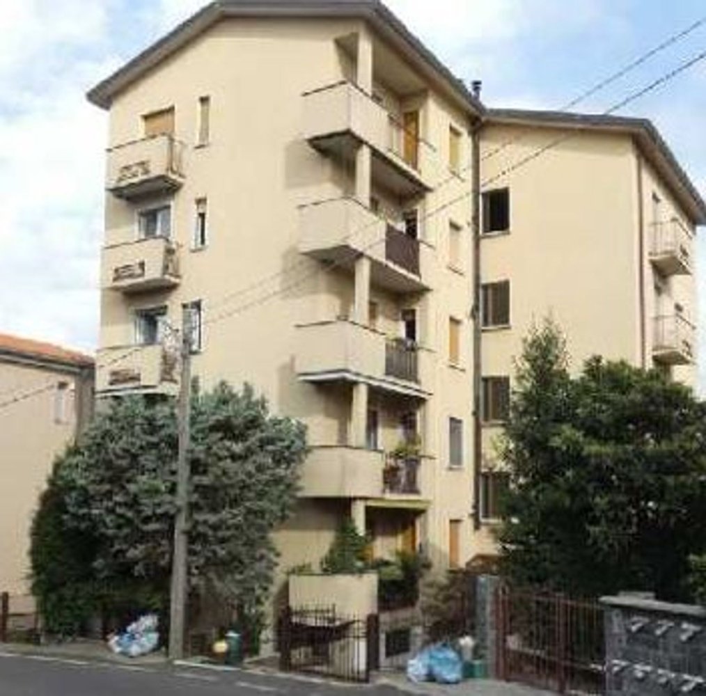 Квартира с 3 комнатами в Безана ин Брианца, Италия № 193251