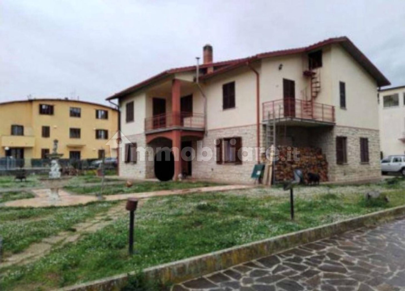 Villa de 5 dormitorios en Spoleto, Italy No. 293131